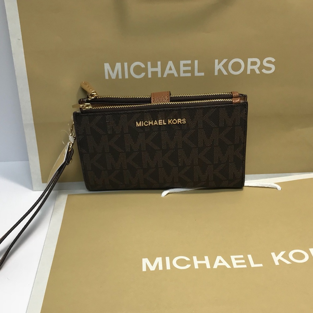 Michael Kors Wristlet/Phone Holder